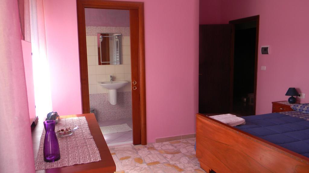 B&B Antoclo Di Concas Angela Margherita Villacidro Chambre photo